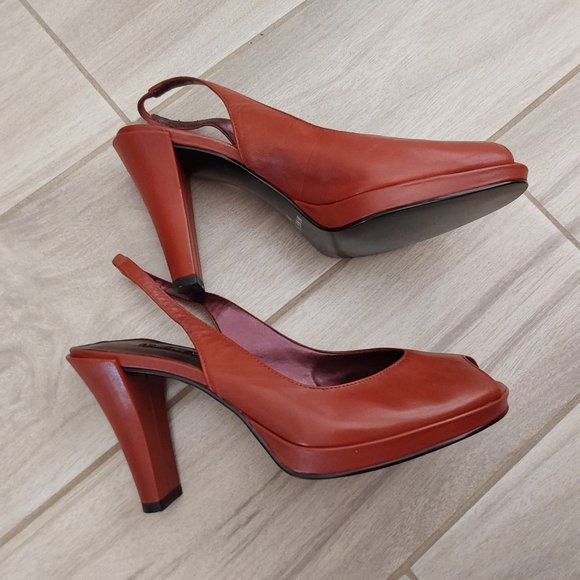 Nine West NWOB Deep Red Peep Toe Sling Back 2.5 in Heel.   Size 6M - Picture 4 of 6